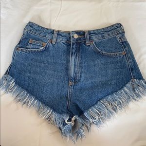 TOPSHOP KIRI SHORTS US SIZE 4